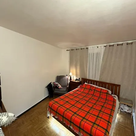 Cosy Parisian Metro 7 Apartment